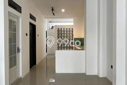 Rumah Strategis Minimalis Lb 185m2 di Cinere, Depok Rumah Strategis Minimalis Lb 185m2 di Cinere, Depok