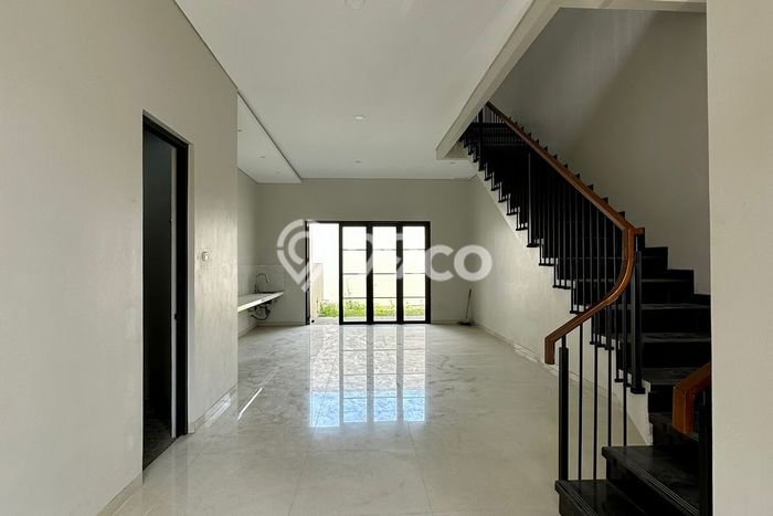 For Sale! Luxury House LT 179m2 Desain Elegan di Singgasana For Sale! Luxury House LT 179m2 Desain Elegan di Singgasana