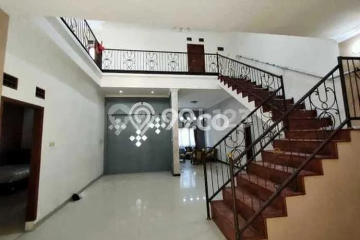 Jarang Ada! Rumah Sewa 5 Kamar Nyaman Siap Huni Mekar Wangi Jarang Ada! Rumah Sewa 5 Kamar Nyaman Siap Huni Mekar Wangi