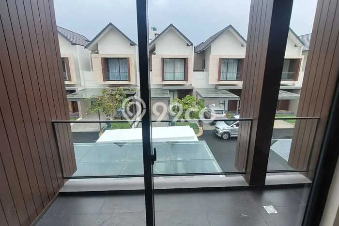 Jual Rumah Luas Elegan Dengan View Cantik di Podomoro Park Bandung, Bandung Jual Rumah Luas Elegan Dengan View Cantik di Podomoro Park Bandung, Bandung