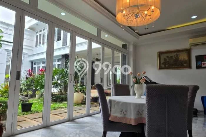 Rumah Eksklusif Siap Huni di Jakarta Selatan Fasilitas Lengkap Rumah Eksklusif Siap Huni di Jakarta Selatan Fasilitas Lengkap