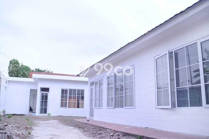 Ready to Use! Luxury House LT 500m2 Desain Elegan di Cirebon Kota Ready to Use! Luxury House LT 500m2 Desain Elegan di Cirebon Kota
