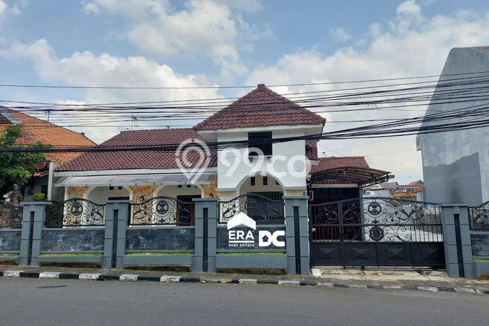 Rumah Cantik Siap Pakai Di Gajah Mungkur Luas 200m2 Lokasi Strategis Rumah Cantik Siap Pakai Di Gajah Mungkur Luas 200m2 Lokasi Strategis