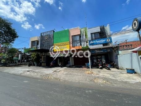 Area Strategis! Disewakan Ruko Lokasi Banyumanik, Semarang Cocok untuk Bisnis Area Strategis! Disewakan Ruko Lokasi Banyumanik, Semarang Cocok untuk Bisnis