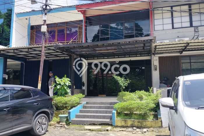 Unit Ruko Paling Strategis di Duren Sawit Jakarta Timur dengan LB 150m2 Unit Ruko Paling Strategis di Duren Sawit Jakarta Timur dengan LB 150m2