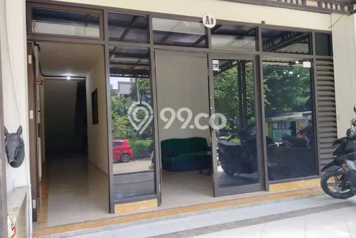 Unit Ruko Paling Strategis di Duren Sawit Jakarta Timur dengan LB 150m2 Unit Ruko Paling Strategis di Duren Sawit Jakarta Timur dengan LB 150m2