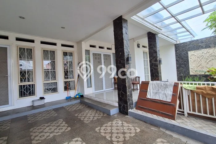 Rumah sewa siap pakai 3 Kamar Tidur di Graha Raya, Tangerang Selatan Rumah sewa siap pakai 3 Kamar Tidur di Graha Raya, Tangerang Selatan