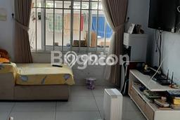 Rumah Mewah LB 180m2 Siap Pakai Desain Elegan di Kalideres, Jakarta Barat Rumah Mewah LB 180m2 Siap Pakai Desain Elegan di Kalideres, Jakarta Barat
