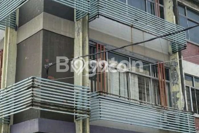 Unit Ruko Dijual di Jakarta Barat LT 99m2 & LB 262m2 Unit Ruko Dijual di Jakarta Barat LT 99m2 & LB 262m2