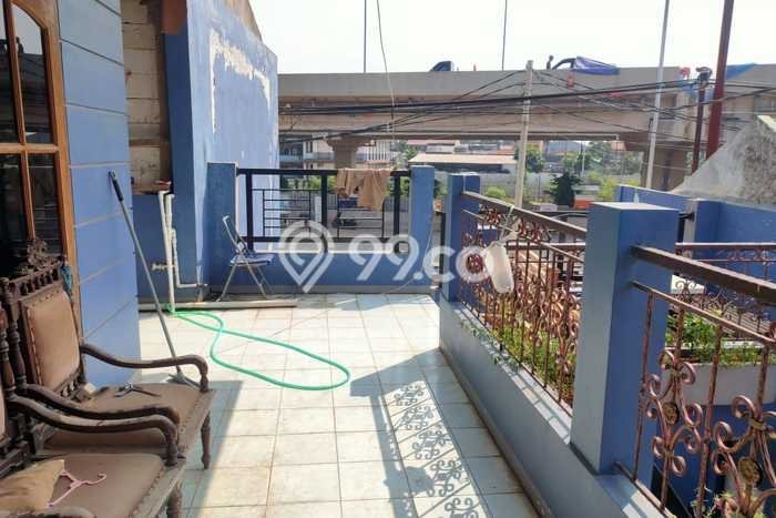 Rumah Elit Modern Tanpa Renovasi di Jatiwaringin Jakarta Timur Rumah Elit Modern Tanpa Renovasi di Jatiwaringin Jakarta Timur