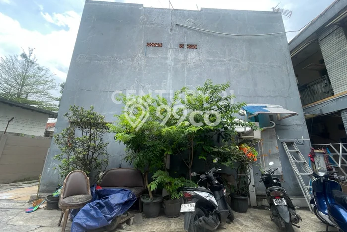 Jual Rumah Modern 8 KT di Halim Perdana Kusuma, Jakarta Timur Jual Rumah Modern 8 KT di Halim Perdana Kusuma, Jakarta Timur
