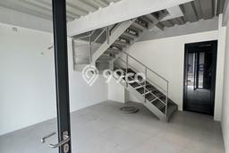 LOKASI STRATEGIS! Ruko Disewakan di , Luas 220m2m², Kawasan Berkembang LOKASI STRATEGIS! Ruko Disewakan di , Luas 220m2m², Kawasan Berkembang
