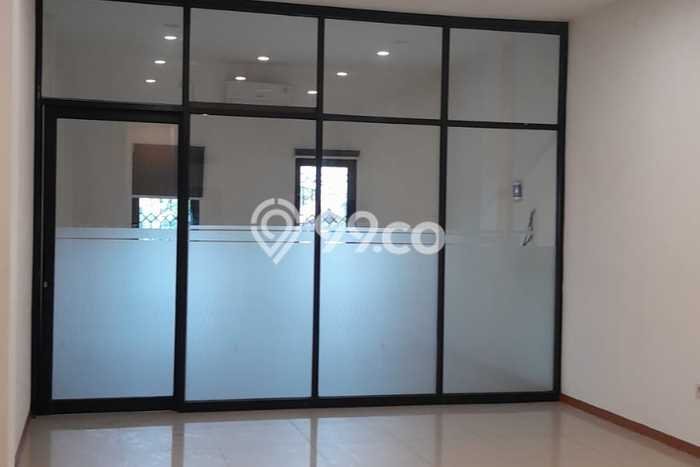 Ruko Komersial Dijual di Cipondoh Tangerang LT 102m2 & LB 70m2 Ruko Komersial Dijual di Cipondoh Tangerang LT 102m2 & LB 70m2