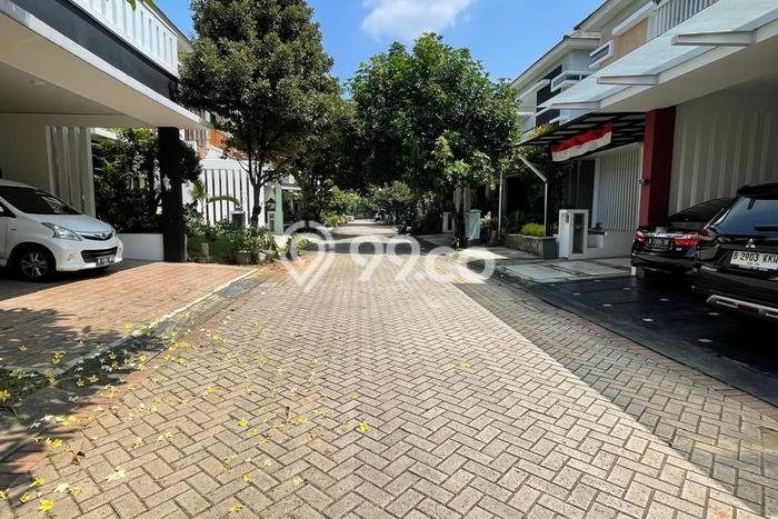 Jual Rumah Luas Megah Dengan View Eksklusif di Bintaro, Tangerang Selatan Jual Rumah Luas Megah Dengan View Eksklusif di Bintaro, Tangerang Selatan