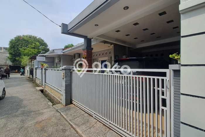 Ready to Use! Premium House LT 210m2 Desain Elegan di Rawamangun Ready to Use! Premium House LT 210m2 Desain Elegan di Rawamangun