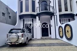 Rumah Modern Minimalis 4 Kamar Bisa Langsung Pindah di Jagakarsa Rumah Modern Minimalis 4 Kamar Bisa Langsung Pindah di Jagakarsa