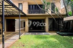 Dijual Rumah Mewah Megah Dengan View Eksklusif di Senayan, Jakarta Selatan Dijual Rumah Mewah Megah Dengan View Eksklusif di Senayan, Jakarta Selatan
