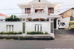 Hot Offer Hunian Premium Ideal dan Luas di Kebayoran Lama, Jakarta Selatan Hot Offer Hunian Premium Ideal dan Luas di Kebayoran Lama, Jakarta Selatan