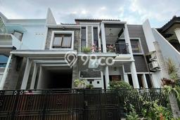 Rumah Luxury Modern Tanpa Renovasi di Tb Simatupang Jakarta Selatan Rumah Luxury Modern Tanpa Renovasi di Tb Simatupang Jakarta Selatan