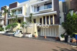 Rumah Elit Modern Siap Huni di Pejaten Jakarta Selatan Rumah Elit Modern Siap Huni di Pejaten Jakarta Selatan