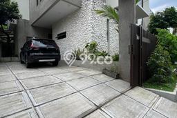 Hunian Mewah LB 428m2 Siap Pakai Desain Elegan di Pondok Labu, Jakarta Selatan Hunian Mewah LB 428m2 Siap Pakai Desain Elegan di Pondok Labu, Jakarta Selatan