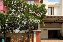 Ready to Use! Luxury House LT 175m2 Desain Modern di Pejaten Ready to Use! Luxury House LT 175m2 Desain Modern di Pejaten