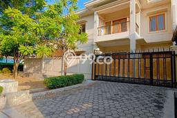 For Sale! Luxury House LT 315m2 Desain Modern di Senayan For Sale! Luxury House LT 315m2 Desain Modern di Senayan