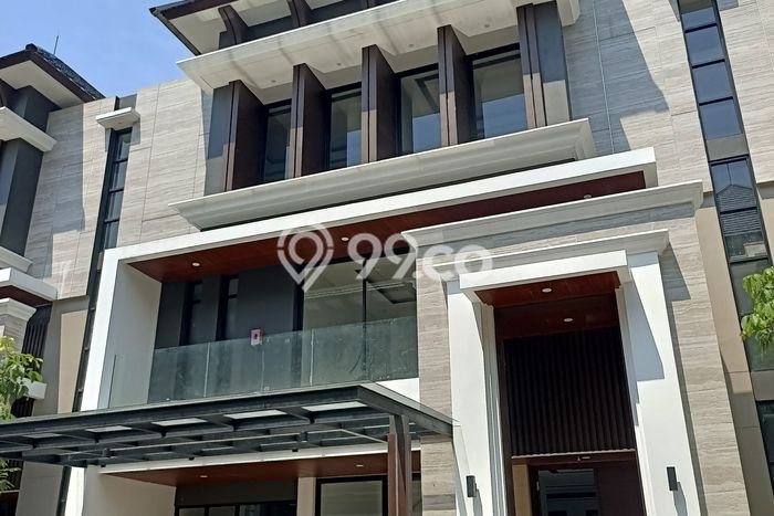 Jual Rumah Luas Megah Dengan View Eksklusif di Ragunan, Jakarta Selatan Jual Rumah Luas Megah Dengan View Eksklusif di Ragunan, Jakarta Selatan