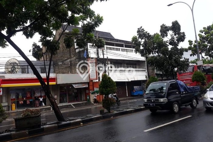 Ruko Dijual di Ciputat Tangerang Selatan dengan Luas Bangunan 900m2 Ruko Dijual di Ciputat Tangerang Selatan dengan Luas Bangunan 900m2