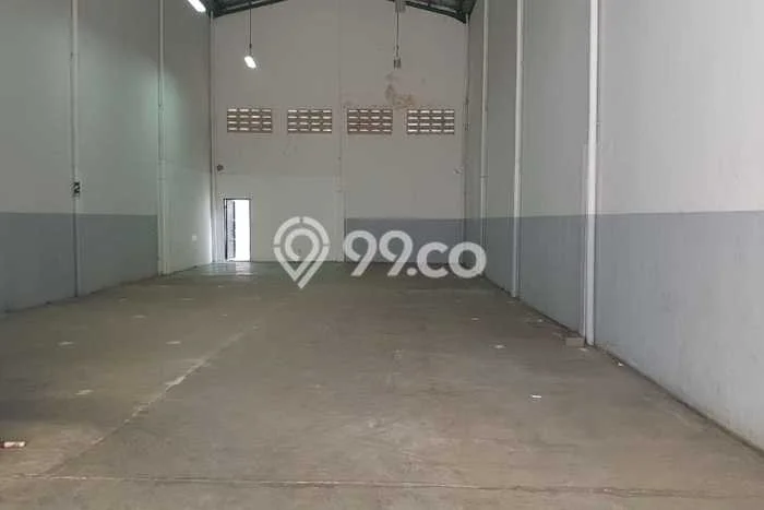 Unit Gudang Disewakan di Daan Mogot di Area Ramai & Strategis Unit Gudang Disewakan di Daan Mogot di Area Ramai & Strategis