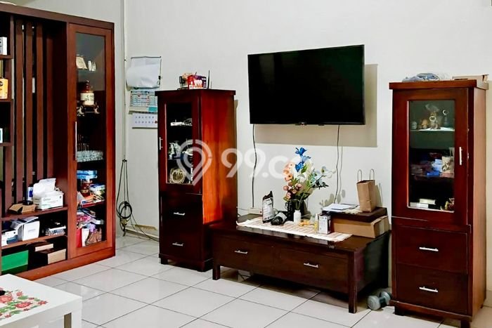 Hunian Elit LB 180m2 Siap Pakai Desain Elegan di Bintaro, Tangerang Selatan Hunian Elit LB 180m2 Siap Pakai Desain Elegan di Bintaro, Tangerang Selatan