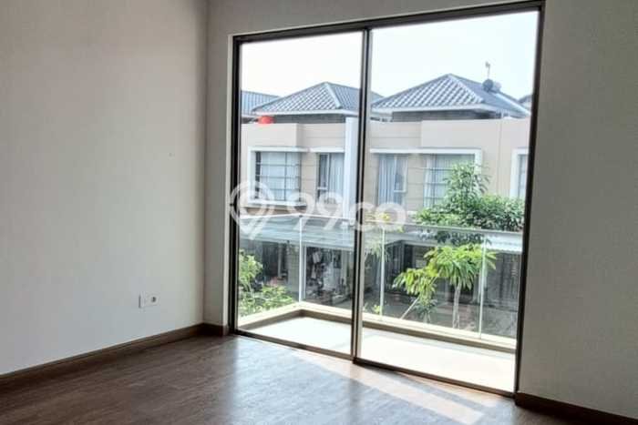 Disewakan! Rumah 3 Kamar Tidur &
3 Kamar Mandi di Golf Island, Jakarta Utara Disewakan! Rumah 3 Kamar Tidur &
3 Kamar Mandi di Golf Island, Jakarta Utara