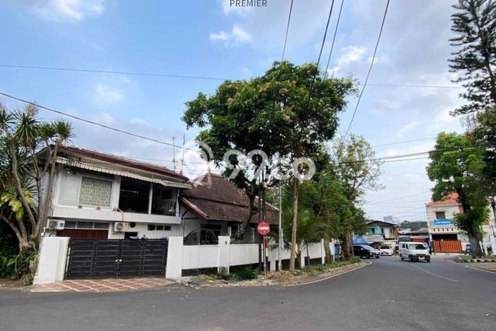 Ready to Use! Premium House LT 514m2 Desain Modern di Oro-Oro Dowo Ready to Use! Premium House LT 514m2 Desain Modern di Oro-Oro Dowo