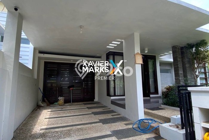 Rumah Elit LB 200m2 Siap Pakai Desain Elegan di Villa Puncak Tidar, Malang Rumah Elit LB 200m2 Siap Pakai Desain Elegan di Villa Puncak Tidar, Malang