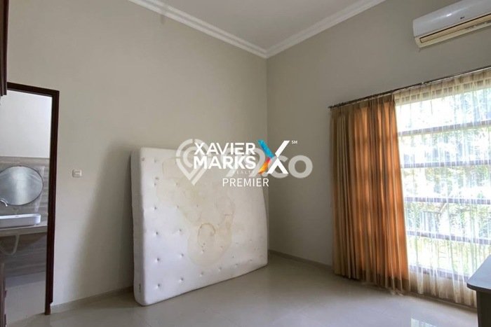 Rumah Elit LB 200m2 Siap Pakai Desain Elegan di Villa Puncak Tidar, Malang Rumah Elit LB 200m2 Siap Pakai Desain Elegan di Villa Puncak Tidar, Malang