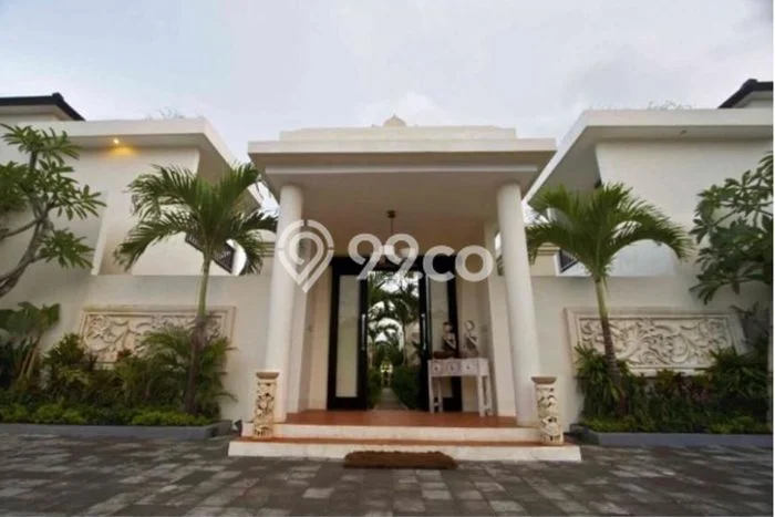 Ready to Use! Premium House LT 1500m2 Desain Elegan di Dewi Sri Ready to Use! Premium House LT 1500m2 Desain Elegan di Dewi Sri