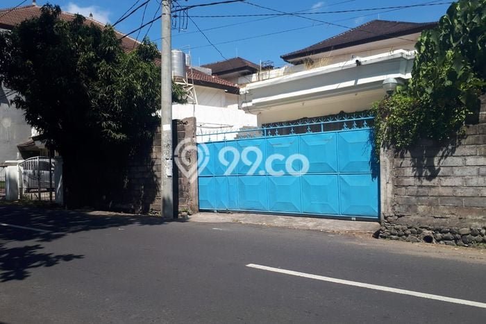 Ready to Use! Luxury House LT 738m2 Desain Elegan di Gatot Subroto Ready to Use! Luxury House LT 738m2 Desain Elegan di Gatot Subroto