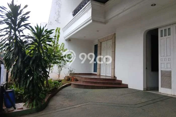 Disewakan Rumah Murah di Intercon Jakarta Barat dengan 5 KT Disewakan Rumah Murah di Intercon Jakarta Barat dengan 5 KT