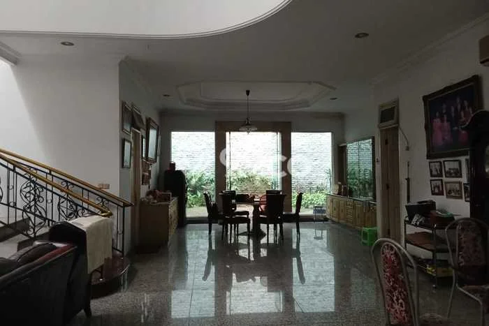 Disewakan Rumah Murah di Intercon Jakarta Barat dengan 5 KT Disewakan Rumah Murah di Intercon Jakarta Barat dengan 5 KT