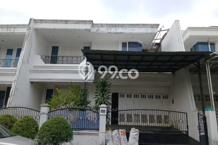 Disewakan Rumah Murah di Intercon Jakarta Barat dengan 5 KT Disewakan Rumah Murah di Intercon Jakarta Barat dengan 5 KT