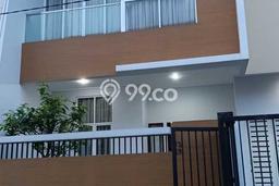 Dijual Rumah Luas Elegan Dengan View Eksklusif di Intercon, Jakarta Barat Dijual Rumah Luas Elegan Dengan View Eksklusif di Intercon, Jakarta Barat