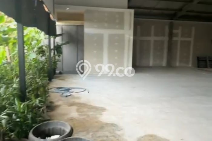 Unit Komersial Paling Strategis di Puri Indah Jakarta Barat dengan LB 312m2 Unit Komersial Paling Strategis di Puri Indah Jakarta Barat dengan LB 312m2