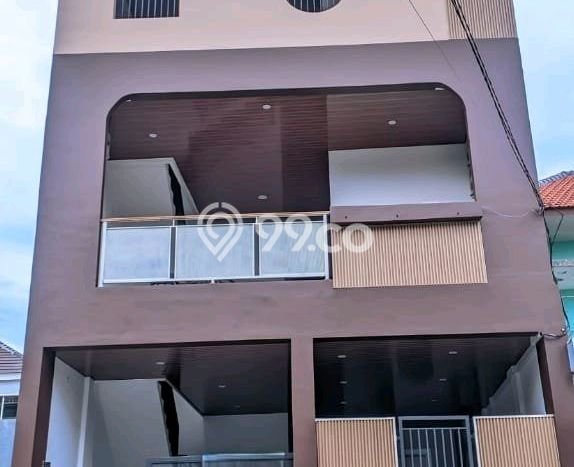 Dijual Segera Kost 30 Kamar, 30 Kamar Mandi di Wiyung, Surabaya, Luas 450m2 Dijual Segera Kost 30 Kamar, 30 Kamar Mandi di Wiyung, Surabaya, Luas 450m2
