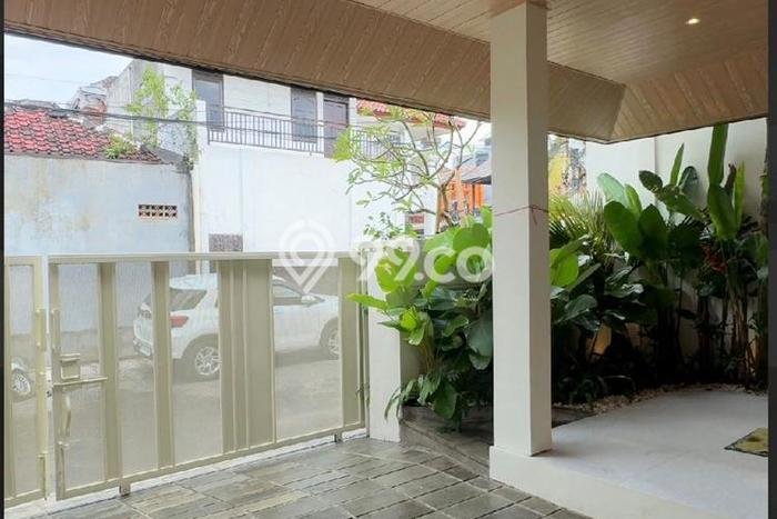 Rumah Kontrakan Badung LT 113m2 LB 160m2 Kawasan Puri Gading Rumah Kontrakan Badung LT 113m2 LB 160m2 Kawasan Puri Gading