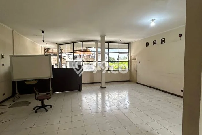Ruko Area Strategis Kawasan Kuta, Luas 619m2m², Siap Usaha Ruko Area Strategis Kawasan Kuta, Luas 619m2m², Siap Usaha
