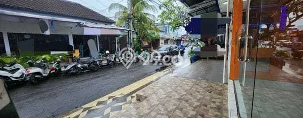 Unit Komersial Disewakan di Seminyak di Area Ramai & Strategis Unit Komersial Disewakan di Seminyak di Area Ramai & Strategis