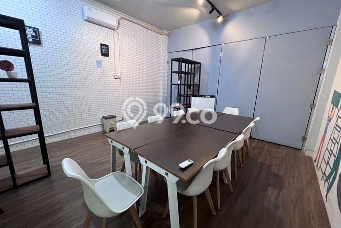 Unit Kantor disewakan di Serpong Utara Tangerang Selatan dengan LT 157m2 / LB 360m2 Unit Kantor disewakan di Serpong Utara Tangerang Selatan dengan LT 157m2 / LB 360m2