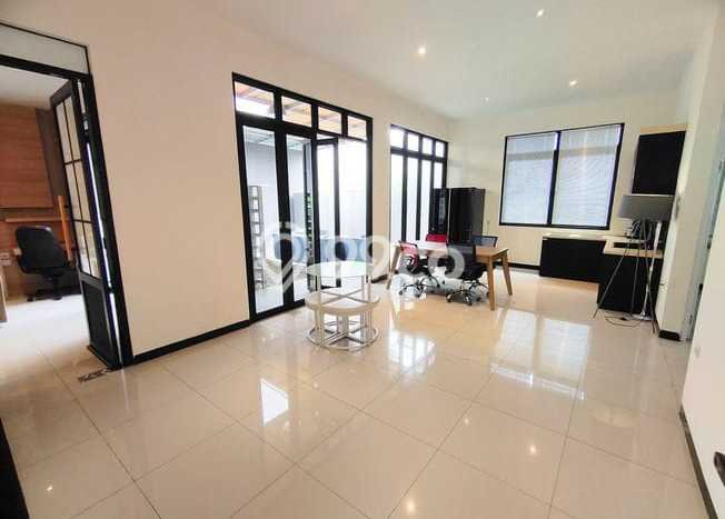 Hunian Nyaman Asri 3 KT Siap Huni di Taman Holis Indah Bandung Hunian Nyaman Asri 3 KT Siap Huni di Taman Holis Indah Bandung