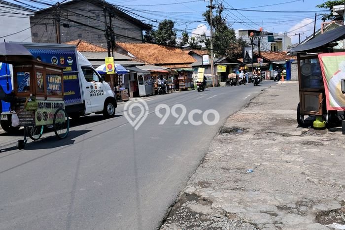 Ruko Dijual di Antapani Bandung dengan Luas Bangunan 200m2 Ruko Dijual di Antapani Bandung dengan Luas Bangunan 200m2
