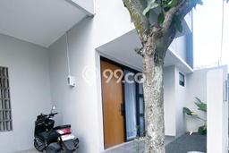 Rumah Siap Pakai di Arcamanik, Bandung, LT 102m2m² Bangunan 85m2m² Rumah Siap Pakai di Arcamanik, Bandung, LT 102m2m² Bangunan 85m2m²